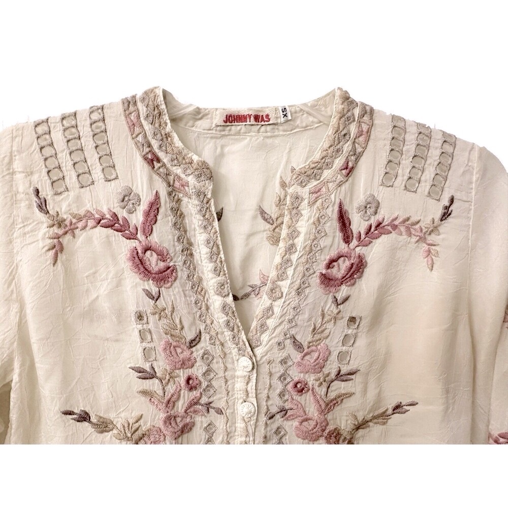 Johnny Was Womens Size Small Embroidered Floral Boho Clio Tunic in Shell Beige - Picture 4 of 11